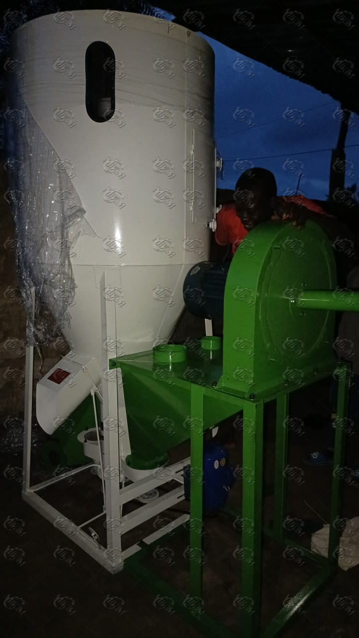 Dernière affaire concernant Nigeria Customer Case: 300–350 kg/h Dry Type floating fish feed pellet extruder machine Successfully Delivered