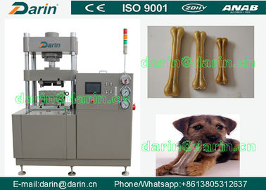 Les aliments pour chiens faisant la machine pressée poursuivre le cuir vert de mastications désossent des machines