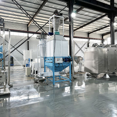 Viande, haricots, animal familier végétal mâchant la machine d'extrusion de nourriture avec à deux hélices