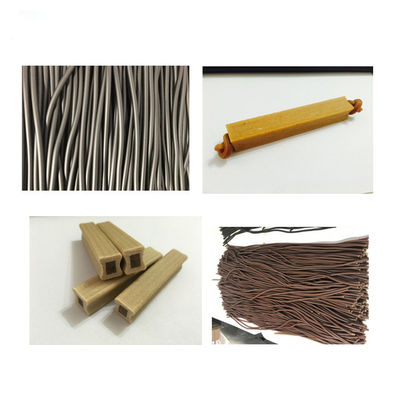 Animal familier jumel de casse-croûte de chien de couleur de torsion faisant la machine mâchant la production alimentaire