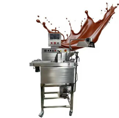 Barre gonflée de riz de sucrerie/barre de chocolat faisant la machine avec la formation et la coupure