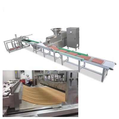 Ligne de production alimentaire de chien de bande de viande cuite, équipement industriel d'aliments pour chiens