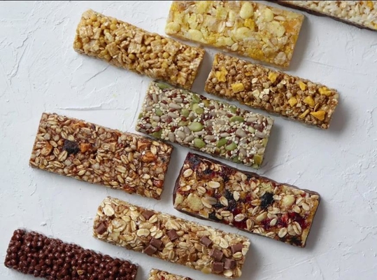 Barre continue et automatique de céréale de sésame faisant la machine, machine de Chikki d'arachide